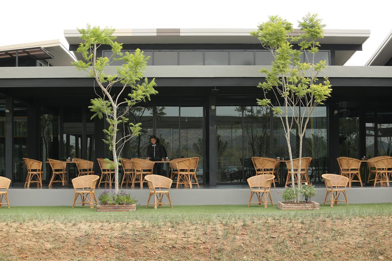 Navela Hotel & Convention Ratchaburi Экстерьер фото