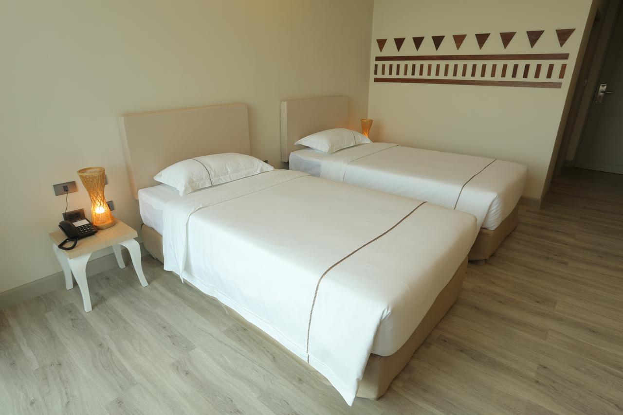 Navela Hotel & Convention Ratchaburi Экстерьер фото
