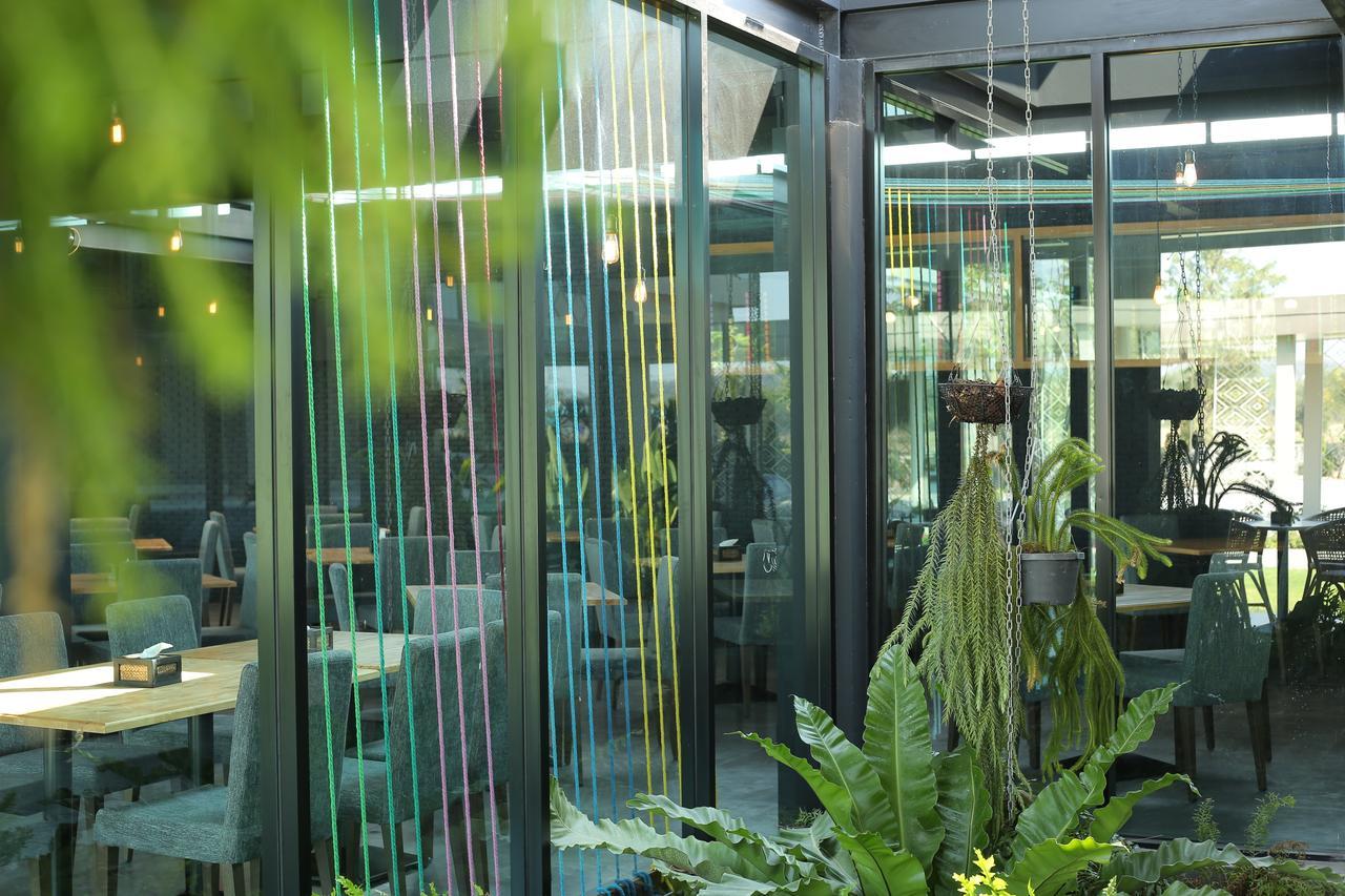 Navela Hotel & Convention Ratchaburi Экстерьер фото