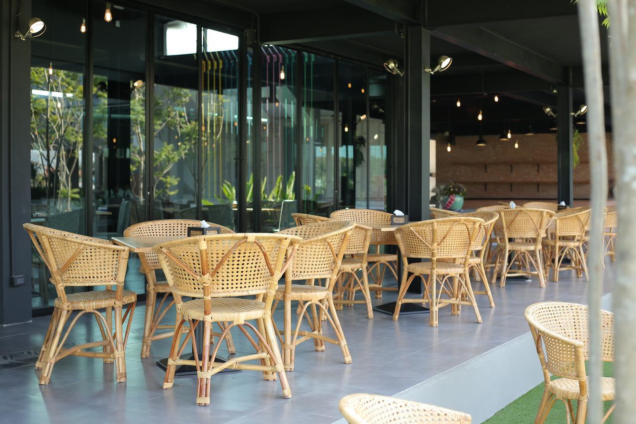 Navela Hotel & Convention Ratchaburi Экстерьер фото