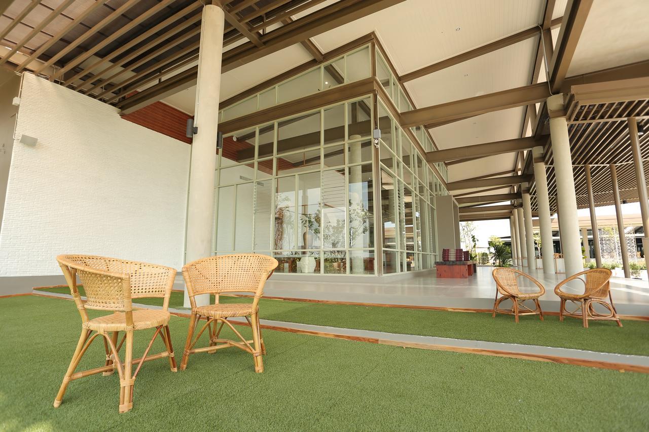 Navela Hotel & Convention Ratchaburi Экстерьер фото