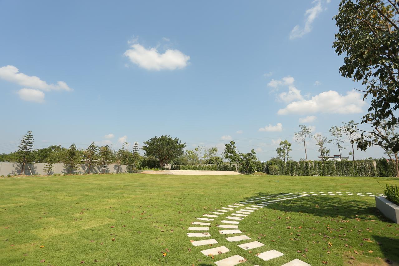 Navela Hotel & Convention Ratchaburi Экстерьер фото