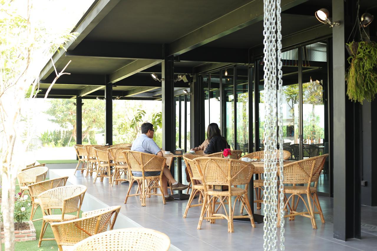 Navela Hotel & Convention Ratchaburi Экстерьер фото