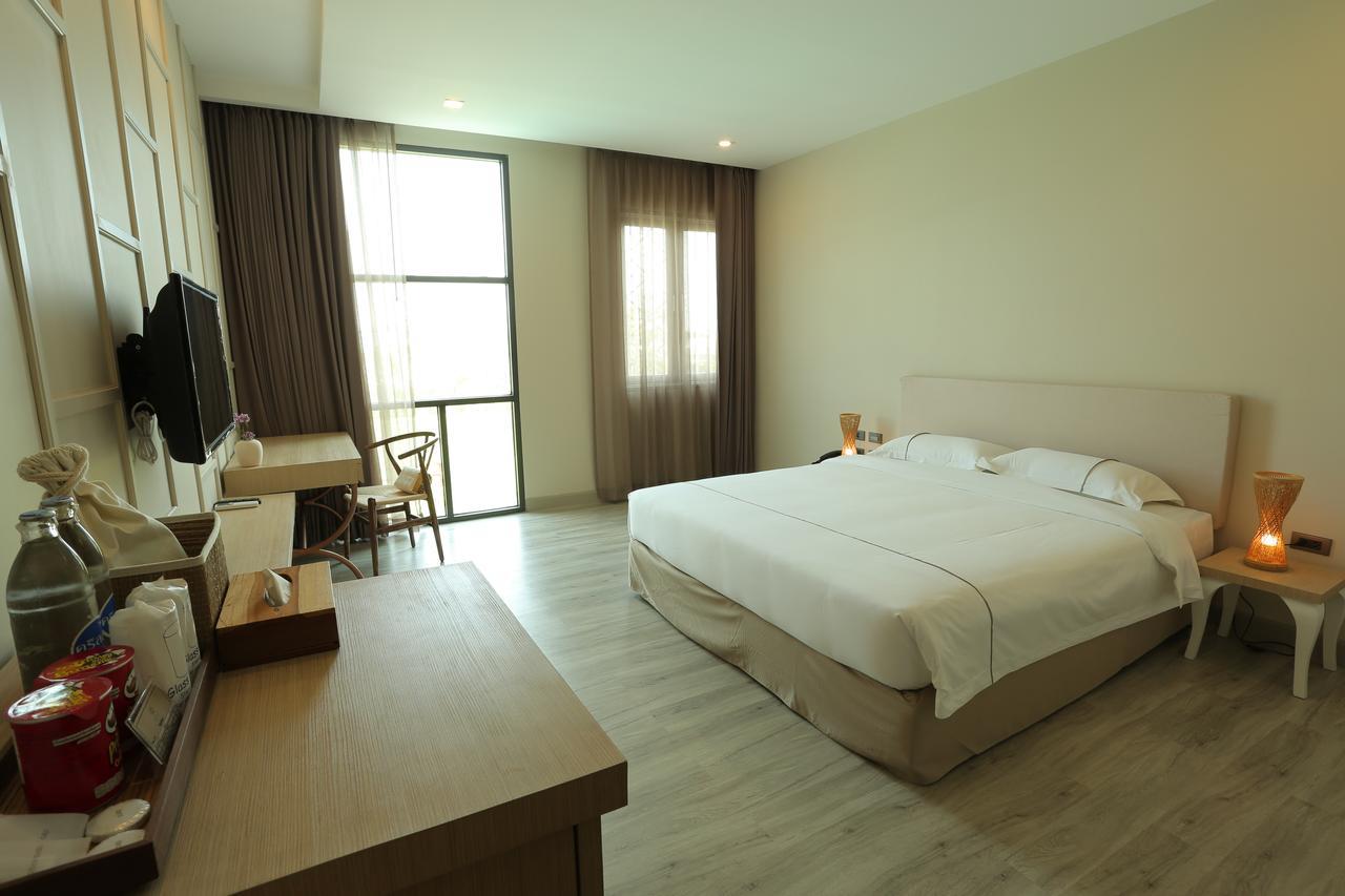 Navela Hotel & Convention Ratchaburi Экстерьер фото