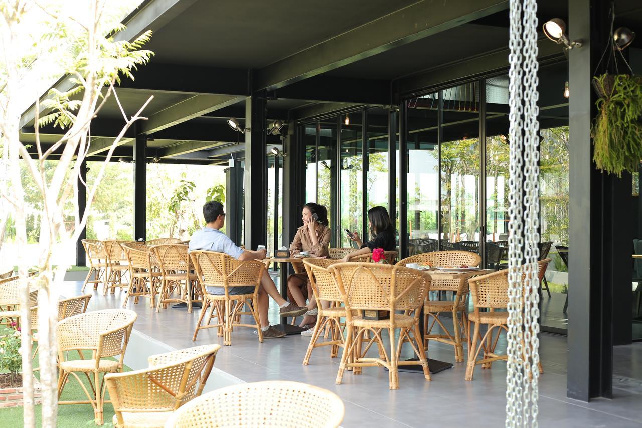 Navela Hotel & Convention Ratchaburi Экстерьер фото