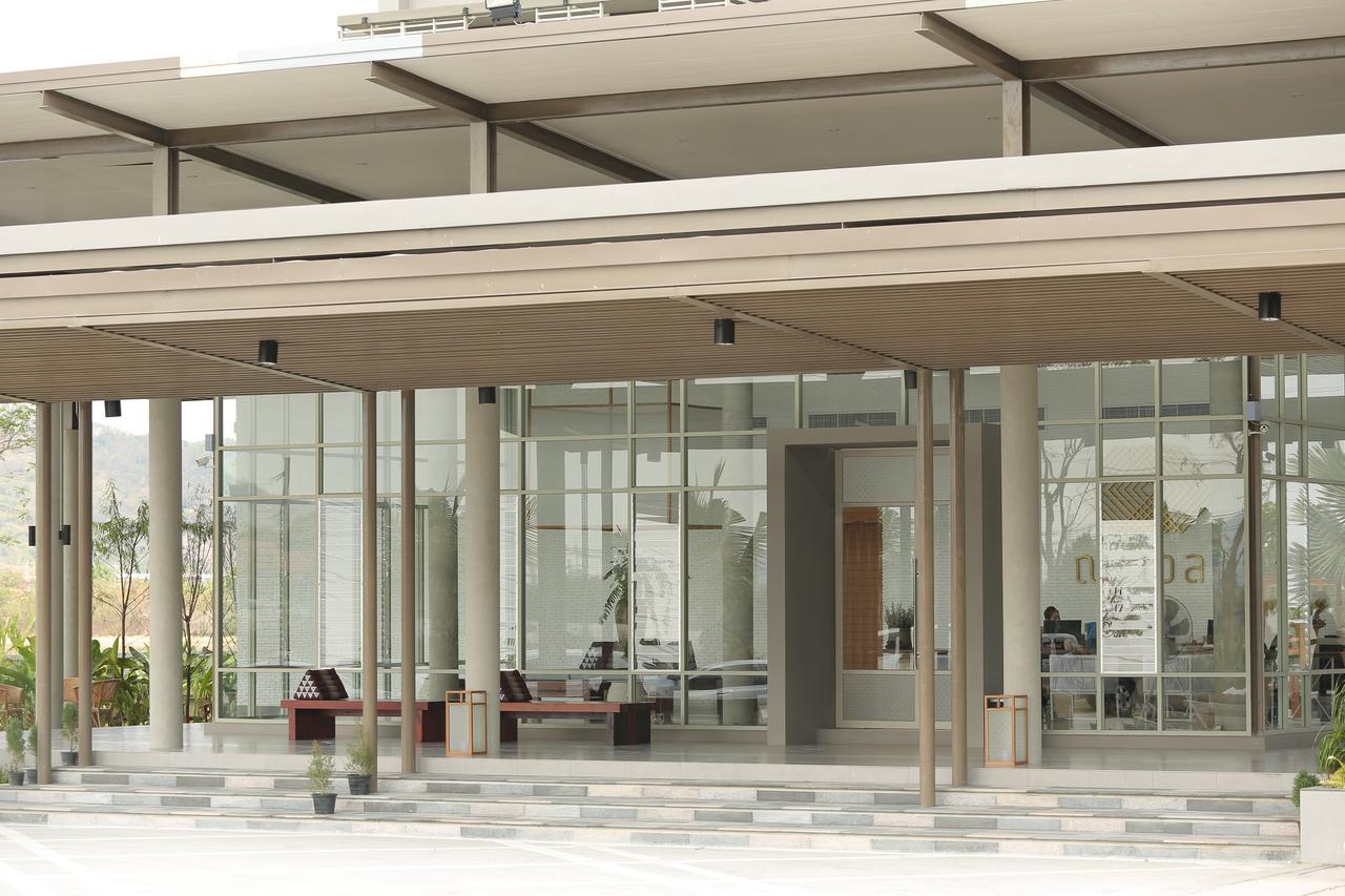 Navela Hotel & Convention Ratchaburi Экстерьер фото
