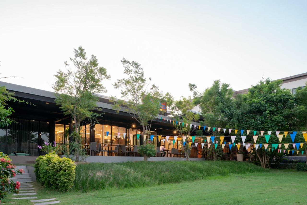 Navela Hotel & Convention Ratchaburi Экстерьер фото
